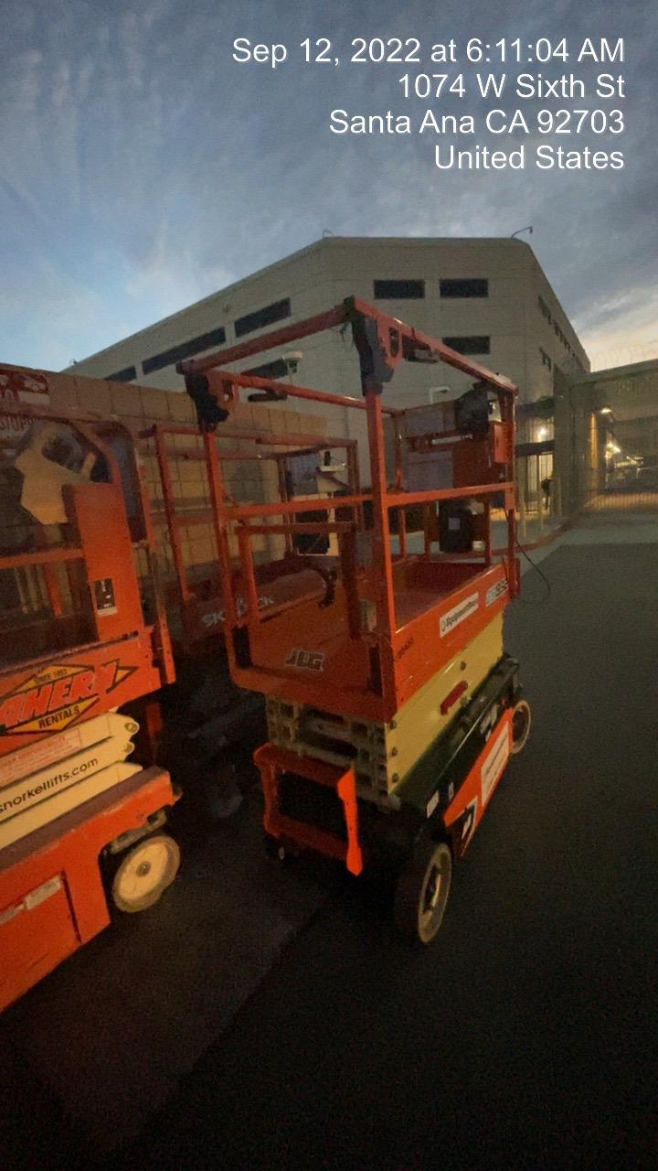 2022 JLG ES1932
