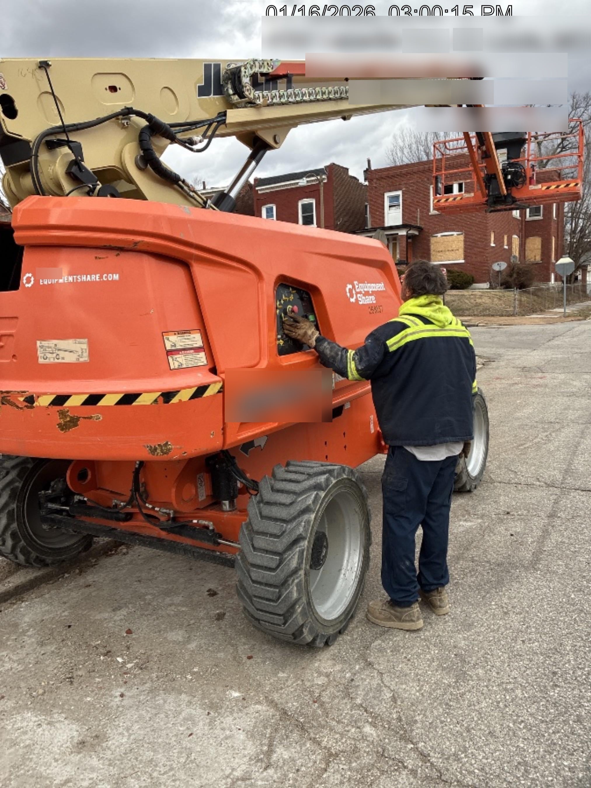2022 JLG 660SJ
