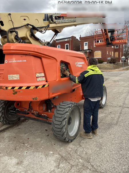 2022 JLG 660SJ