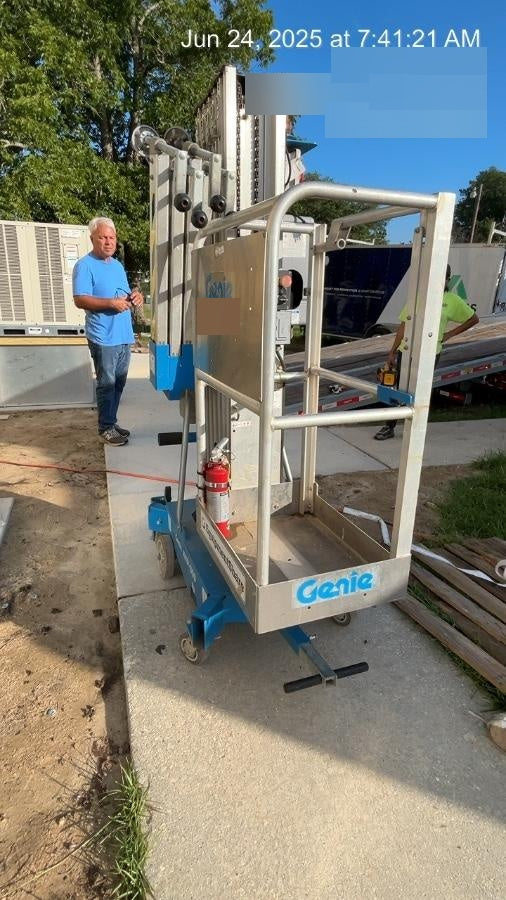 2021 GENIE AWP-30S DC