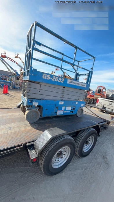 2019 Genie GS-2632 Folding rails with half height swing gate