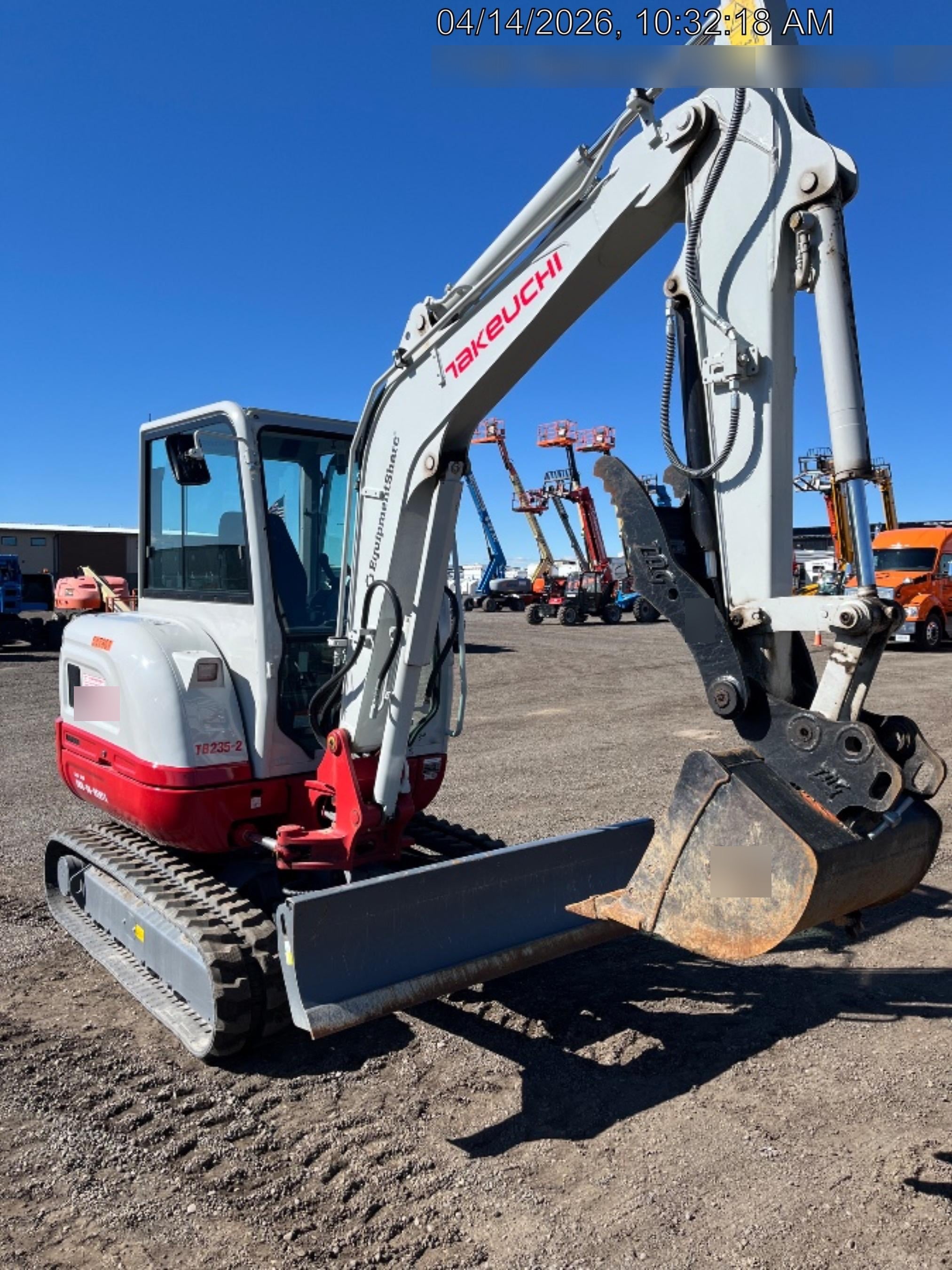 2025 TAKEUCHI TB235-2CR