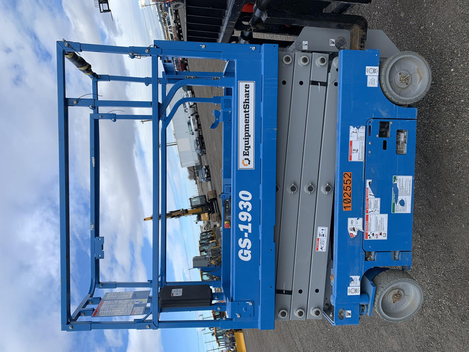 2020 Genie GS-1930 Solid Non Marking Tires, Beacon, Folding rails with half height swing gate, 800W Inverter