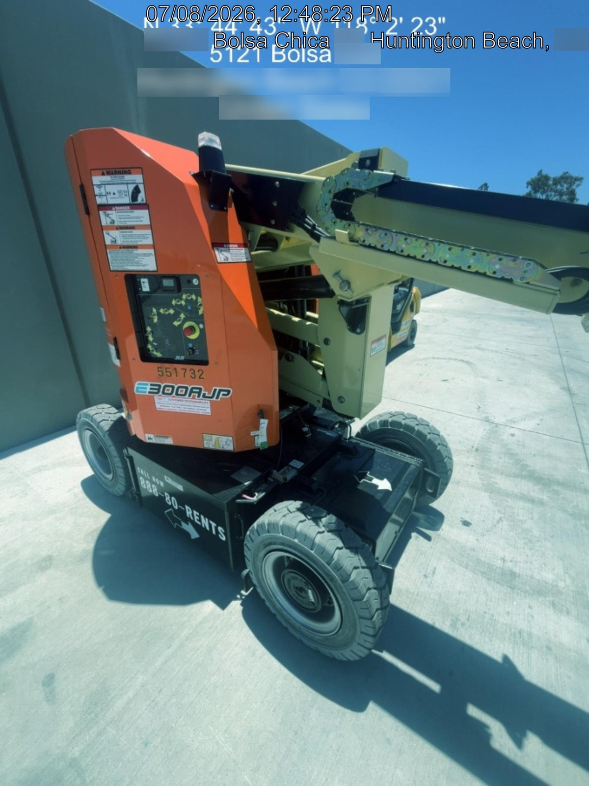 2025 JLG E300AJP
