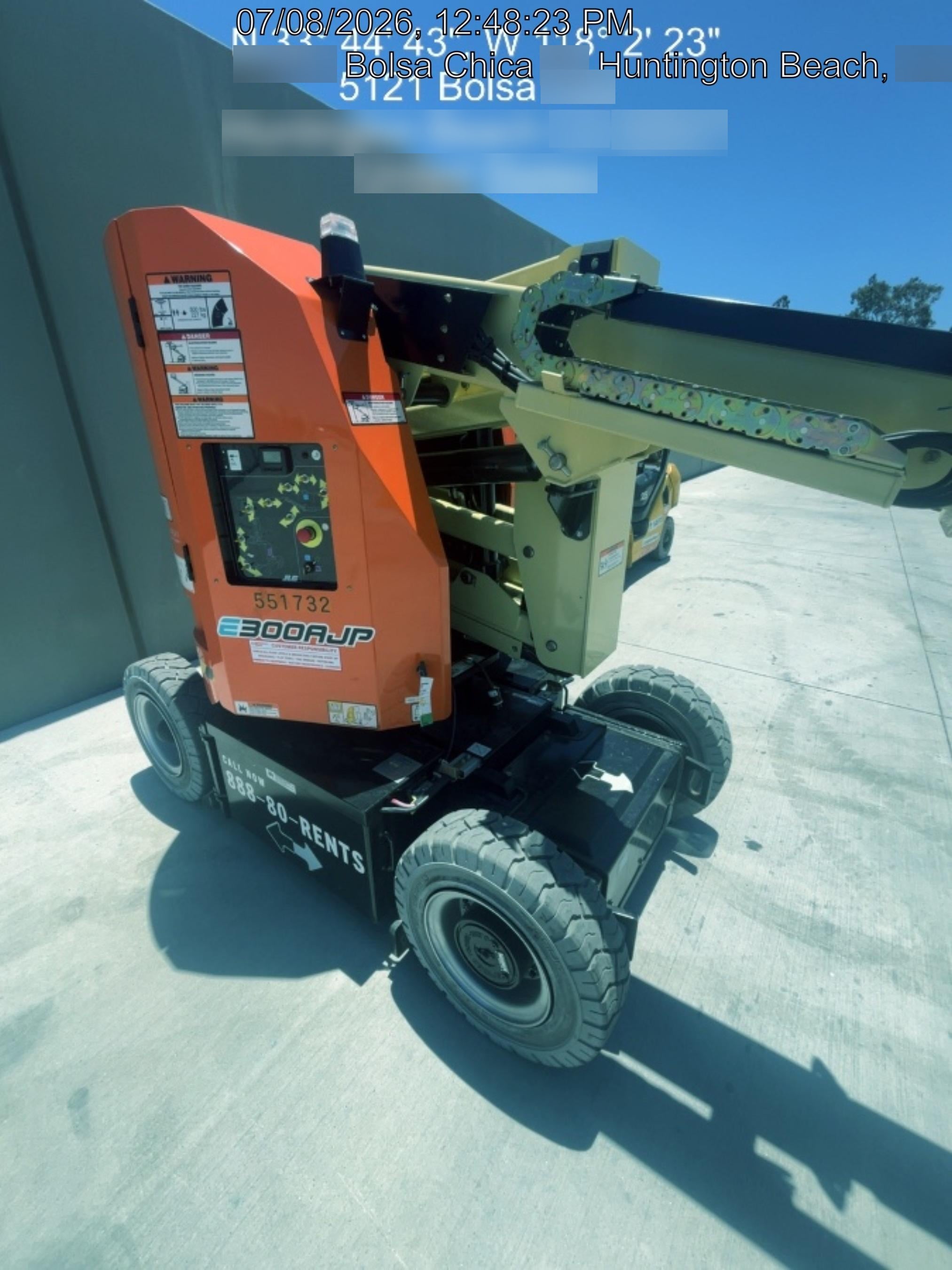 2025 JLG E300AJP