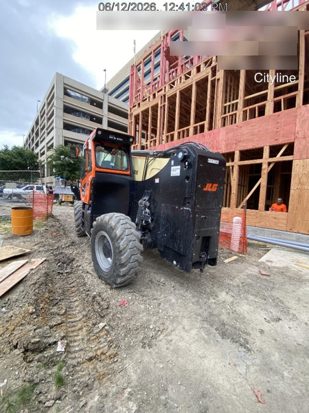 2025 JLG 1075