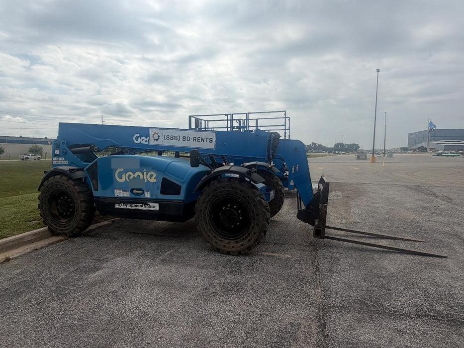 2019 Genie GTH-844 GTH-844 w/Open ROPS, FF Tires, beacon/work lights, 60" carriage/forks
