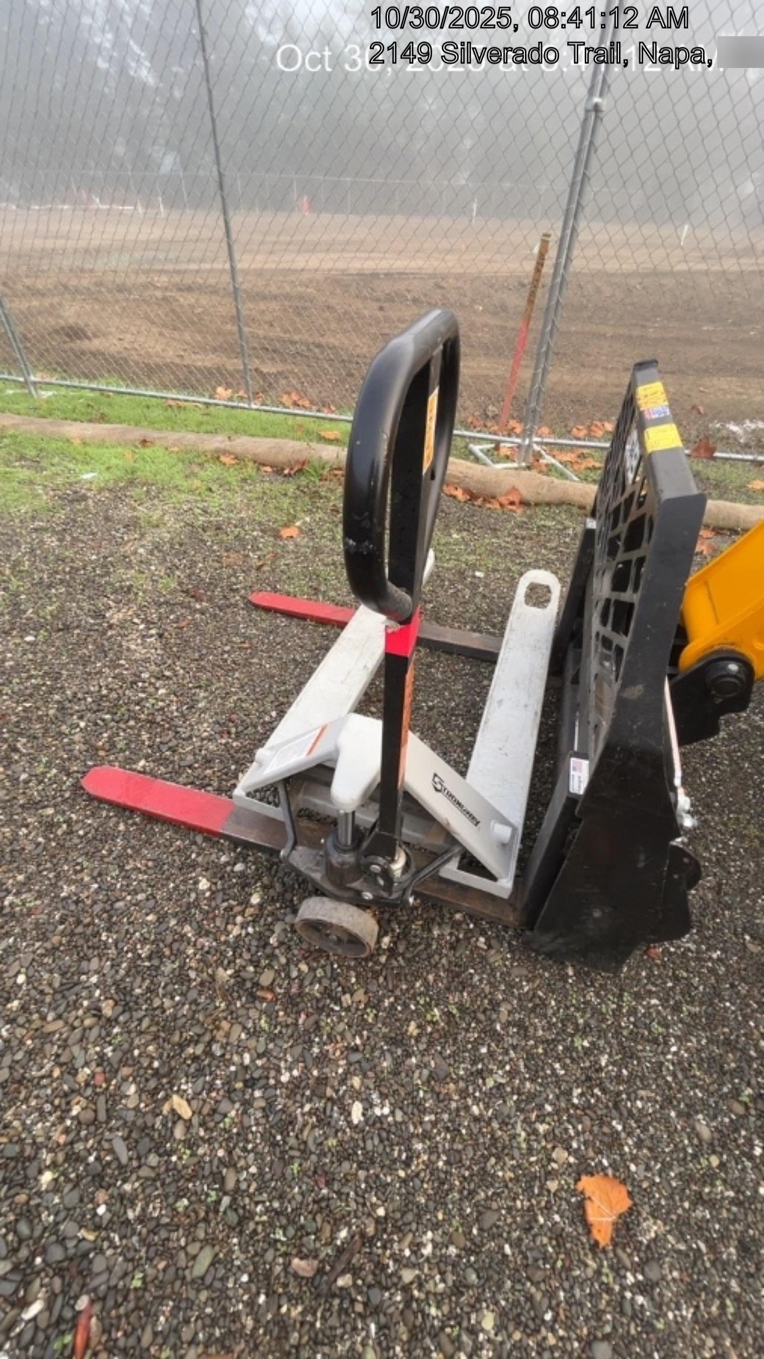 2024 NORTHERN TOOL 4,400 Lb Pallet Jack