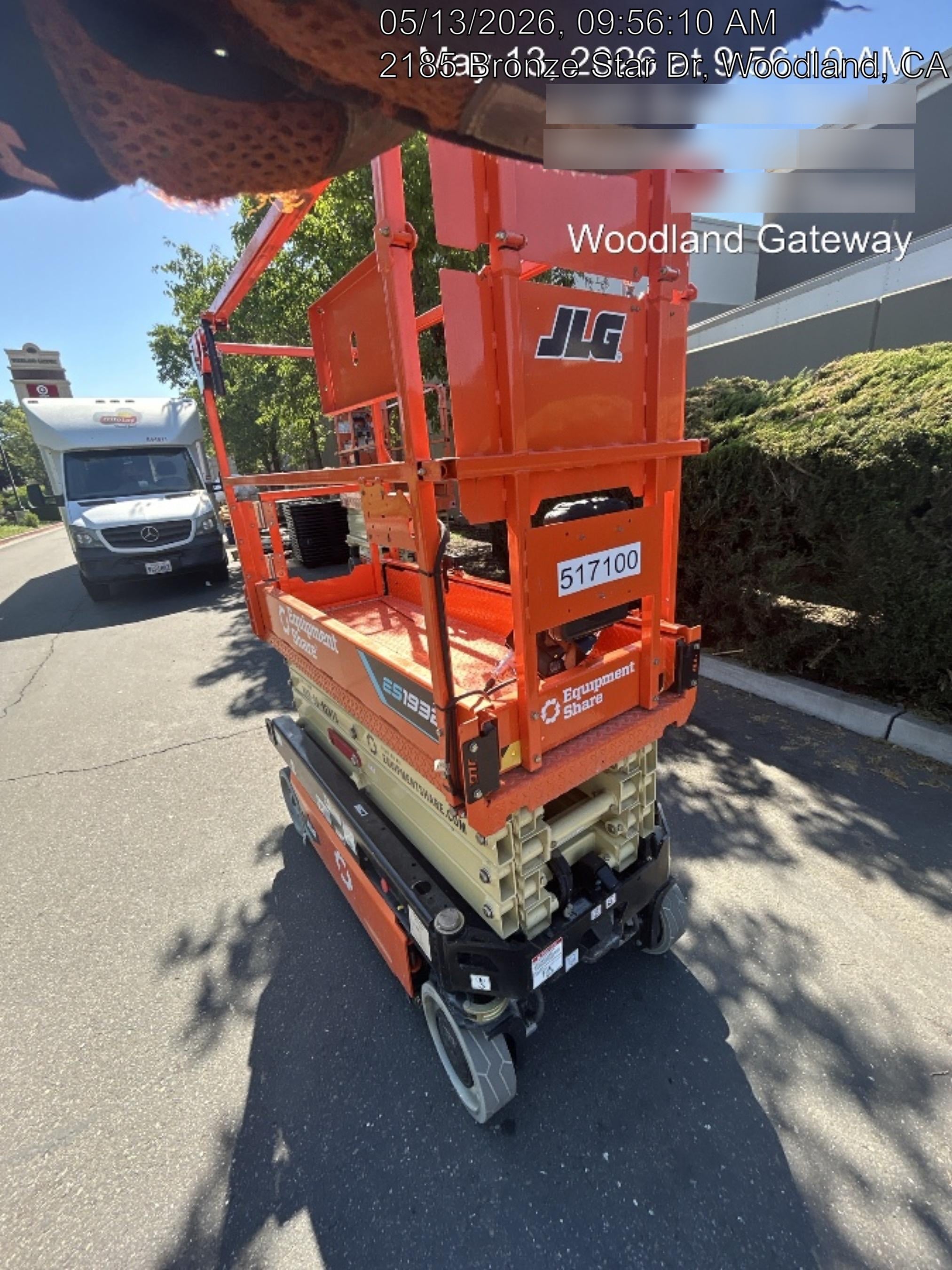 2025 JLG ES1932