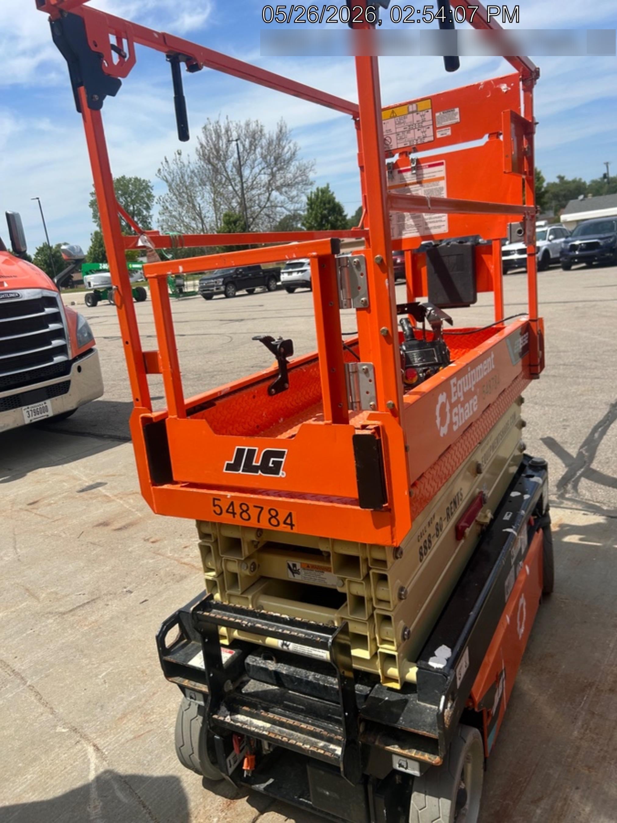 2025 JLG ES1932