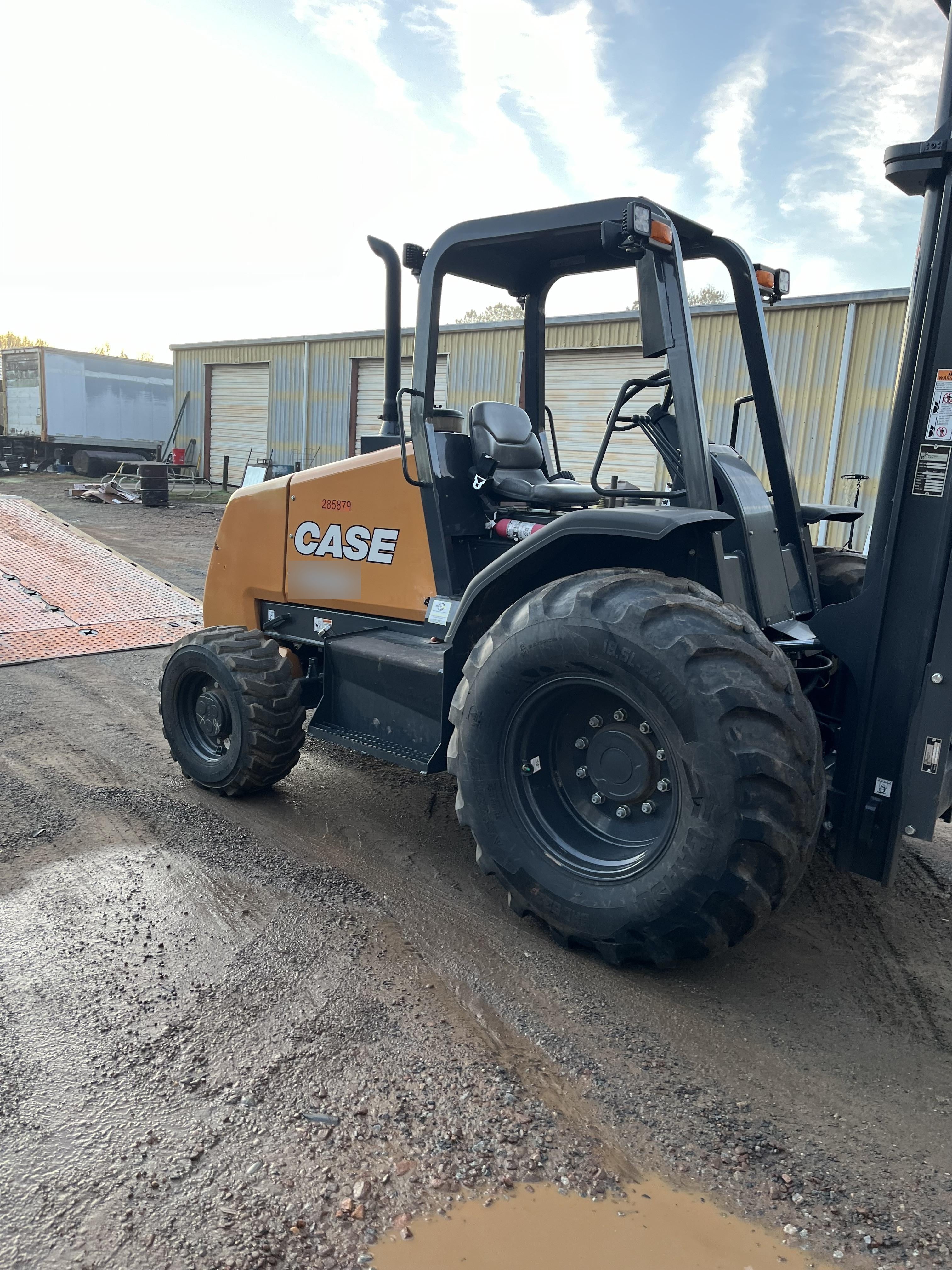 2023 CASE 588H