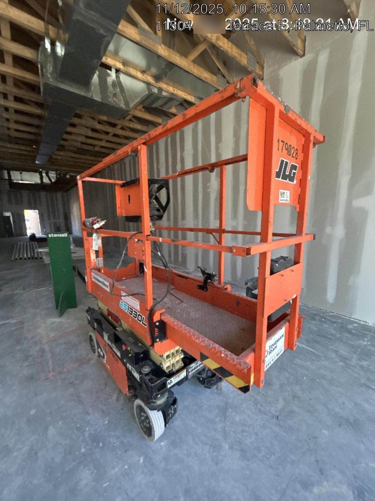 2021 JLG ES1330L