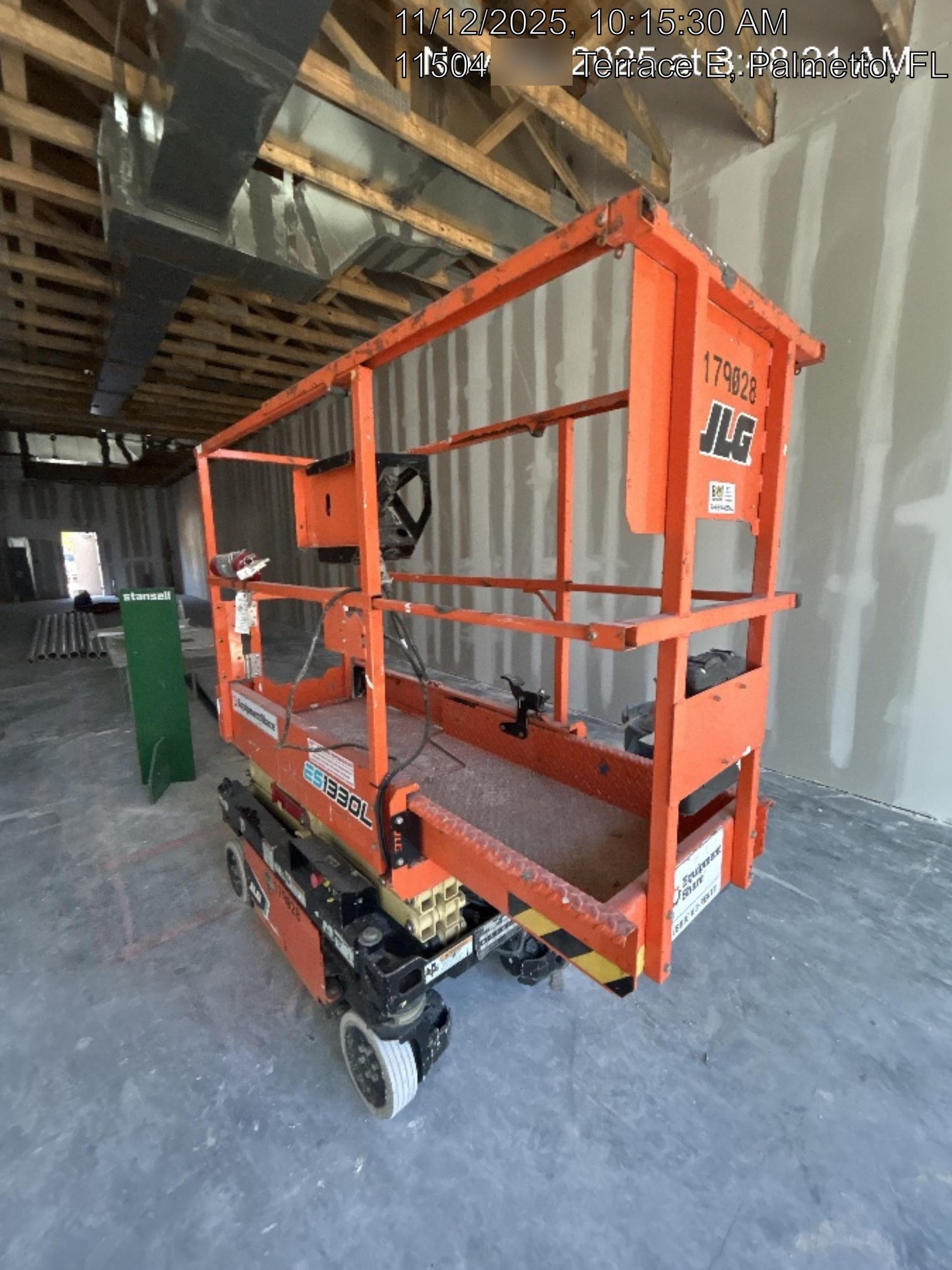 2021 JLG ES1330L