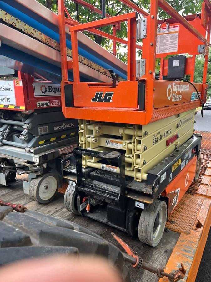 2024 JLG ES1932