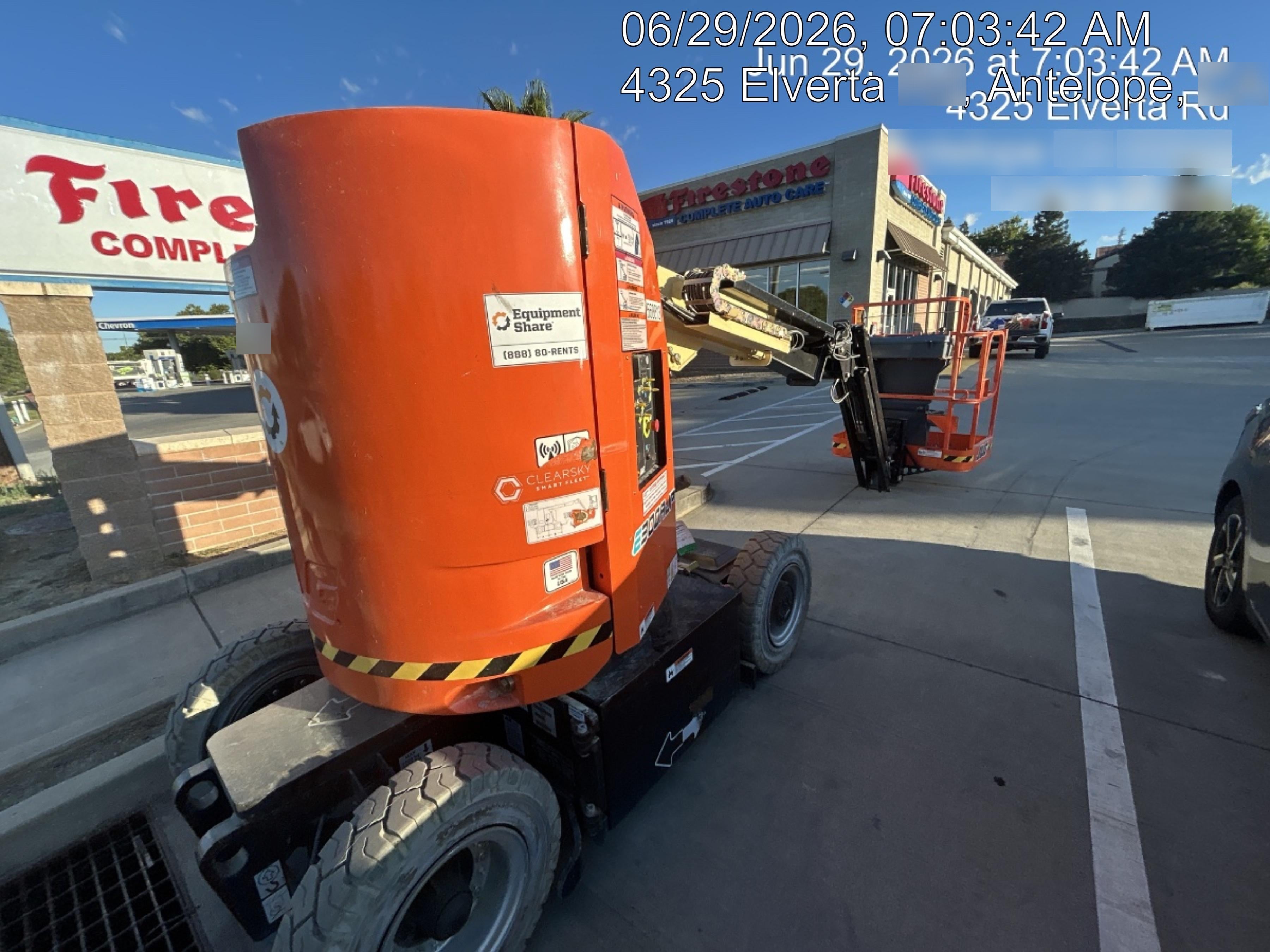 2025 JLG E300AJP
