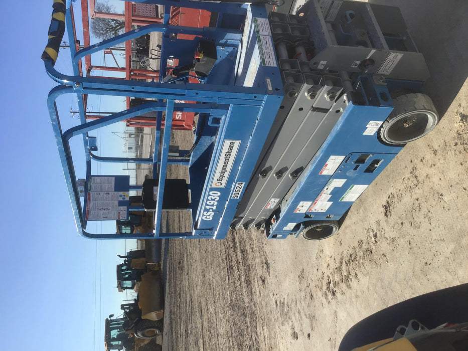 2019 Genie GS-1930 Fixed Rails with Chain Entry