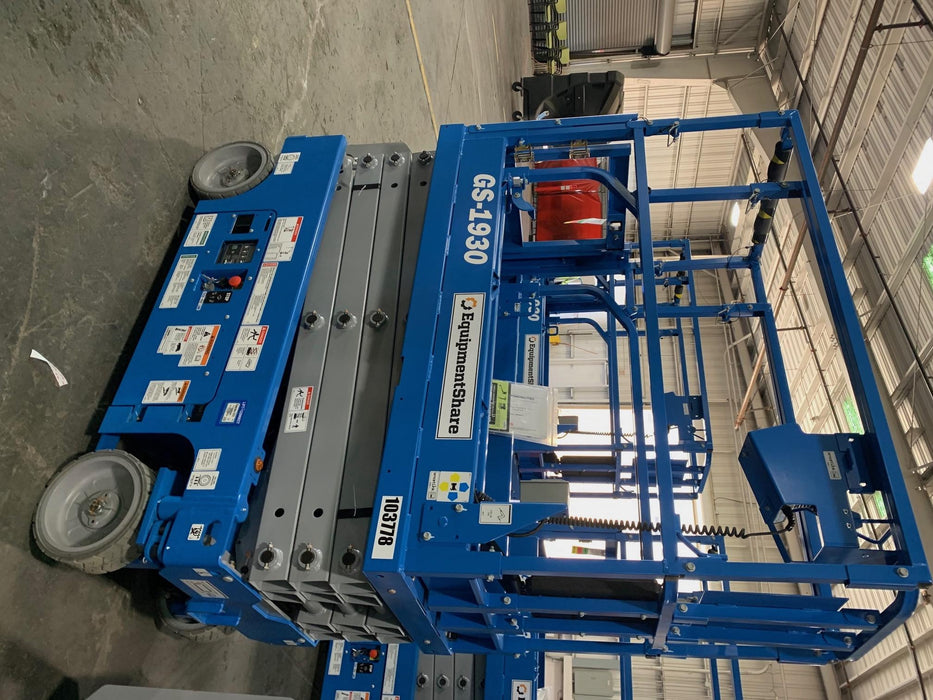 2020 Genie GS-1930 Solid Non Marking Tires, Beacon, Folding rails with half height swing gate, 800W Inverter