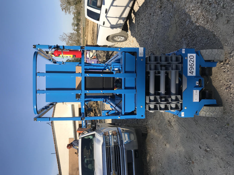 2019 Genie GS-2632 Folding rails with half height swing gate