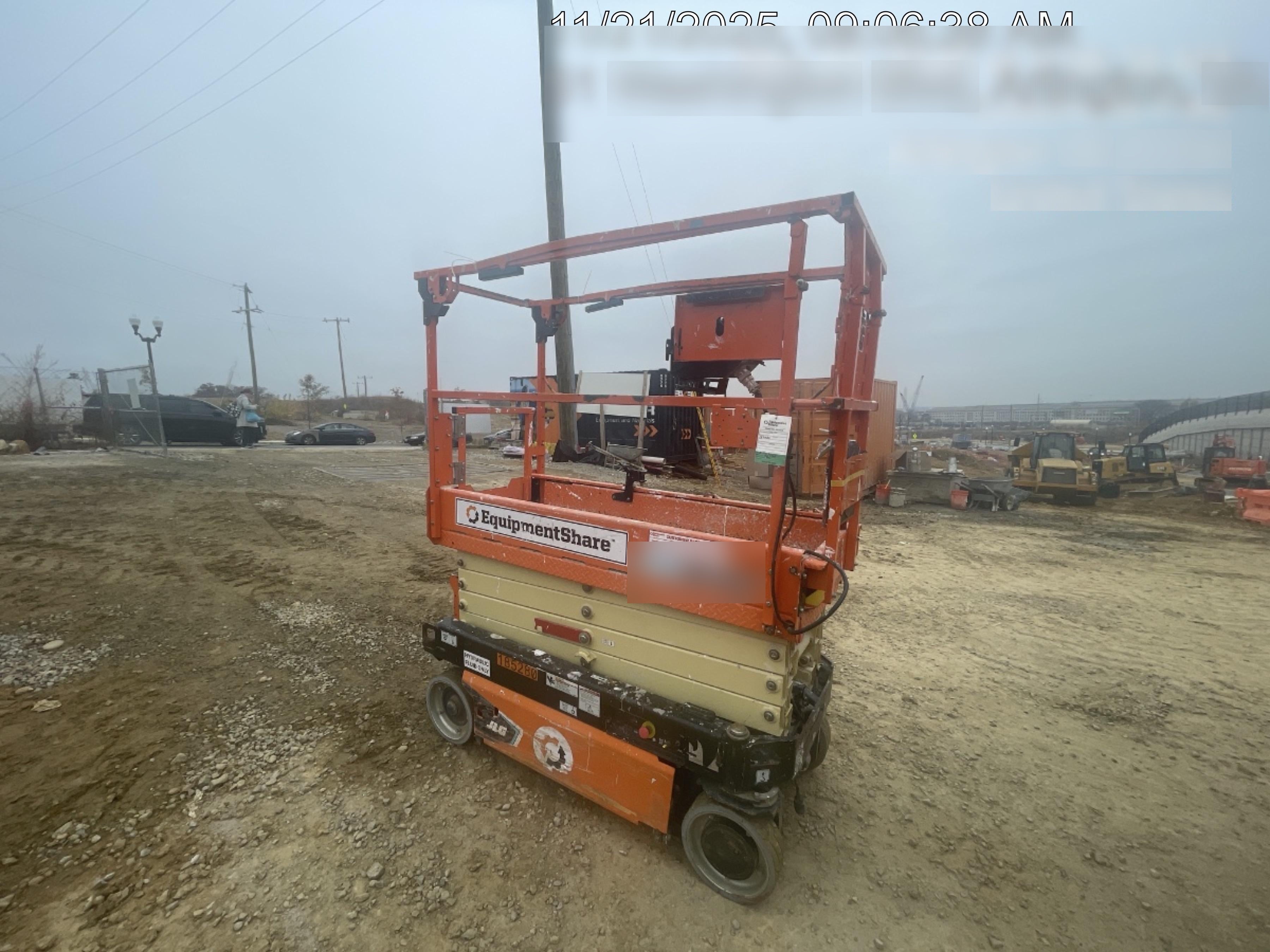 2021 JLG ES1932