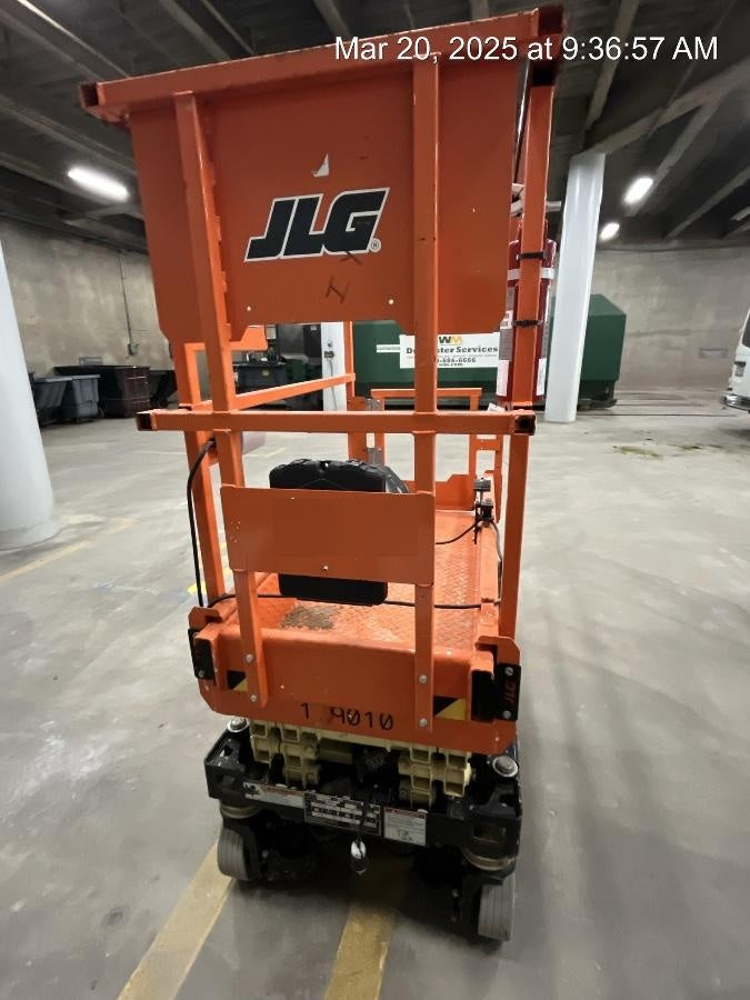 2021 JLG ES1330L
