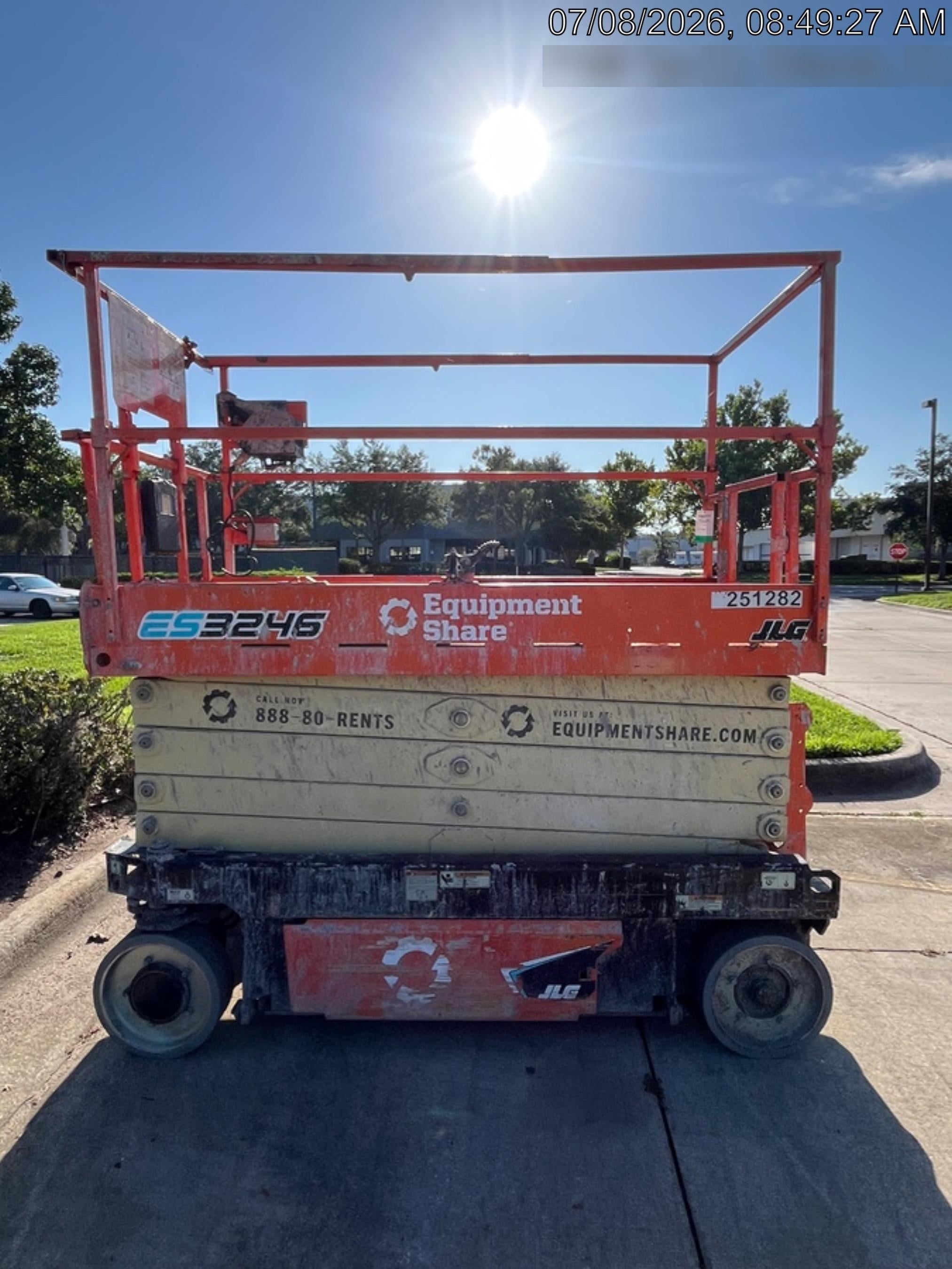 2022 JLG ES3246