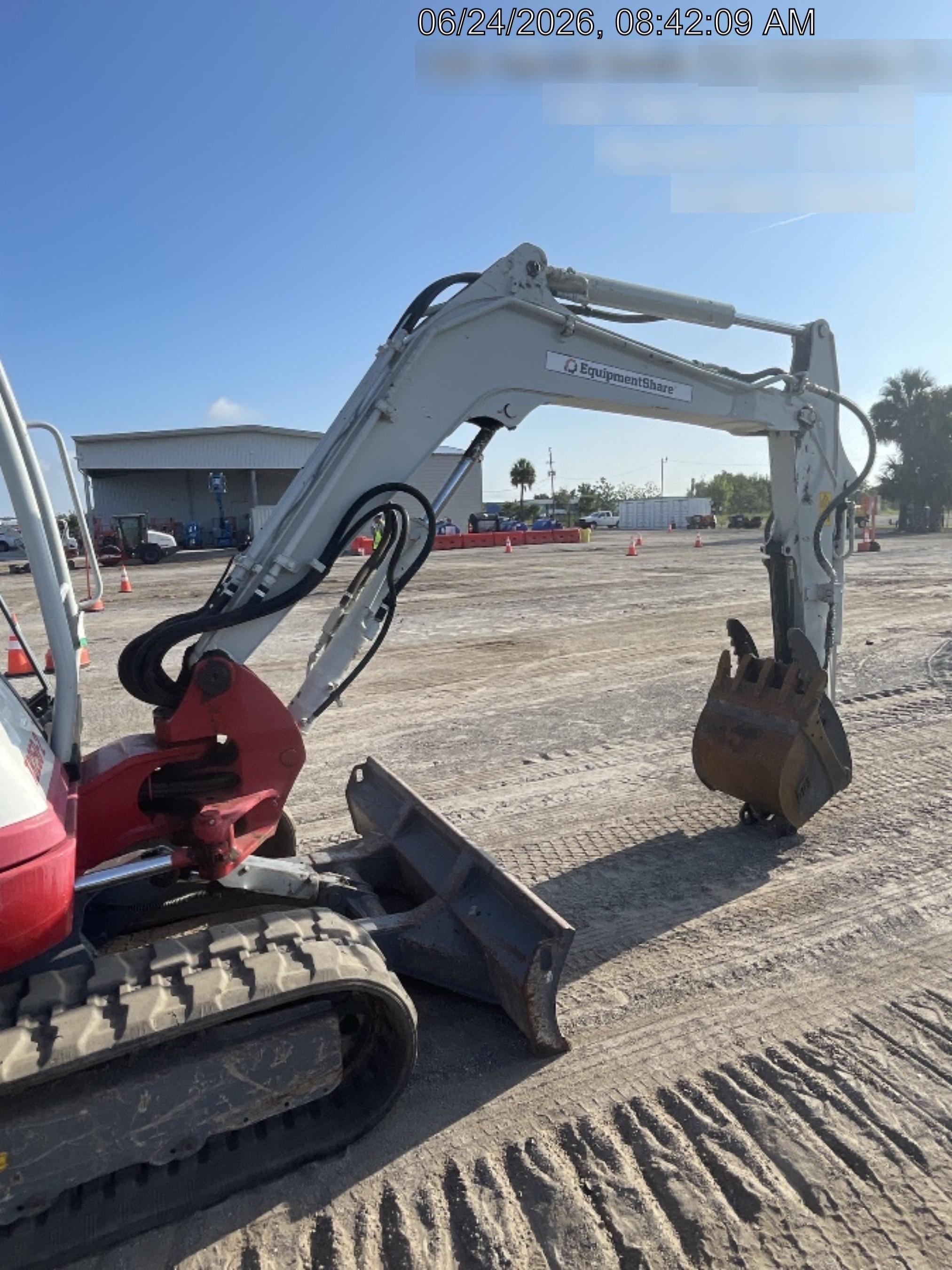 2023 TAKEUCHI TB250-2R