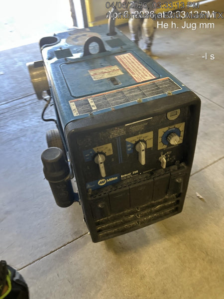 2019 Miller Electric BOBCAT 250 Standard w/Running Gear, Bracket, Hose