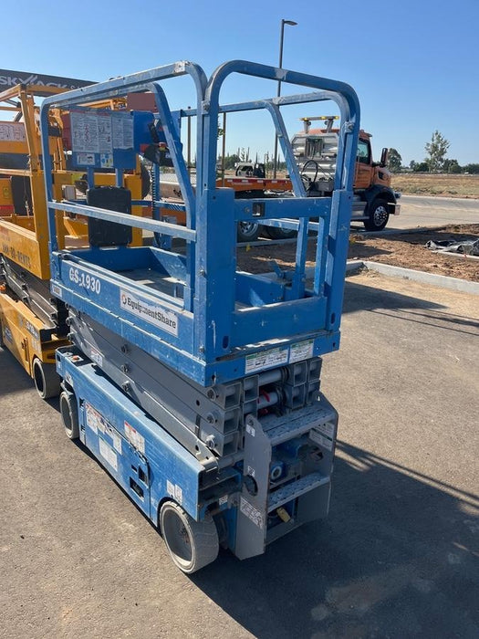 2019 Genie GS-1930 Half Height Swing Gate, 800W Inverter