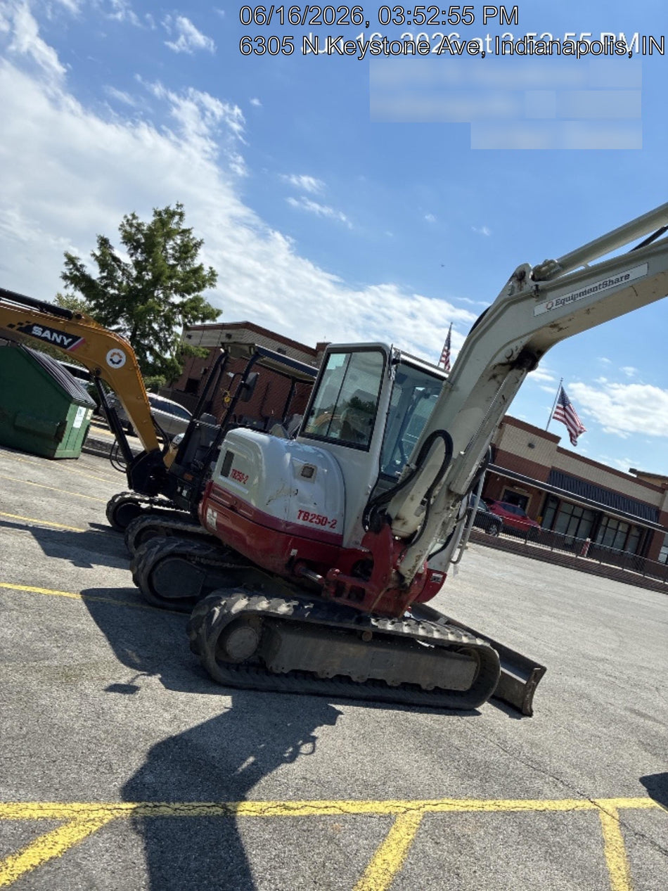 2022 TAKEUCHI TB250-2CR