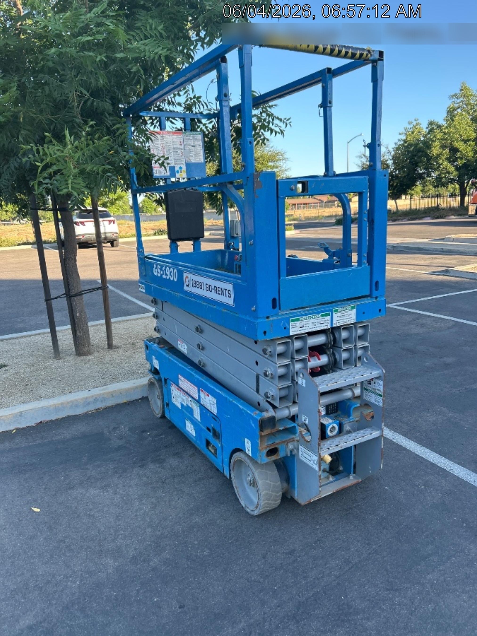 2020 Genie GS-1930 Solid Non Marking Tires, Beacon, Folding rails with half height swing gate, 800W Inverter