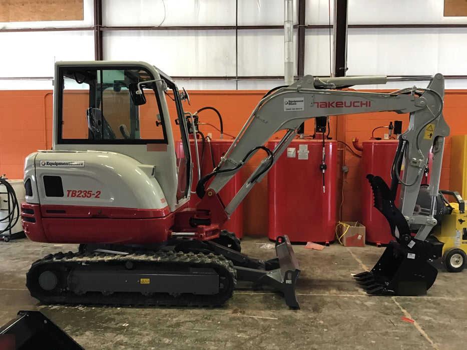 2020 TAKEUCHI TB235-2CR