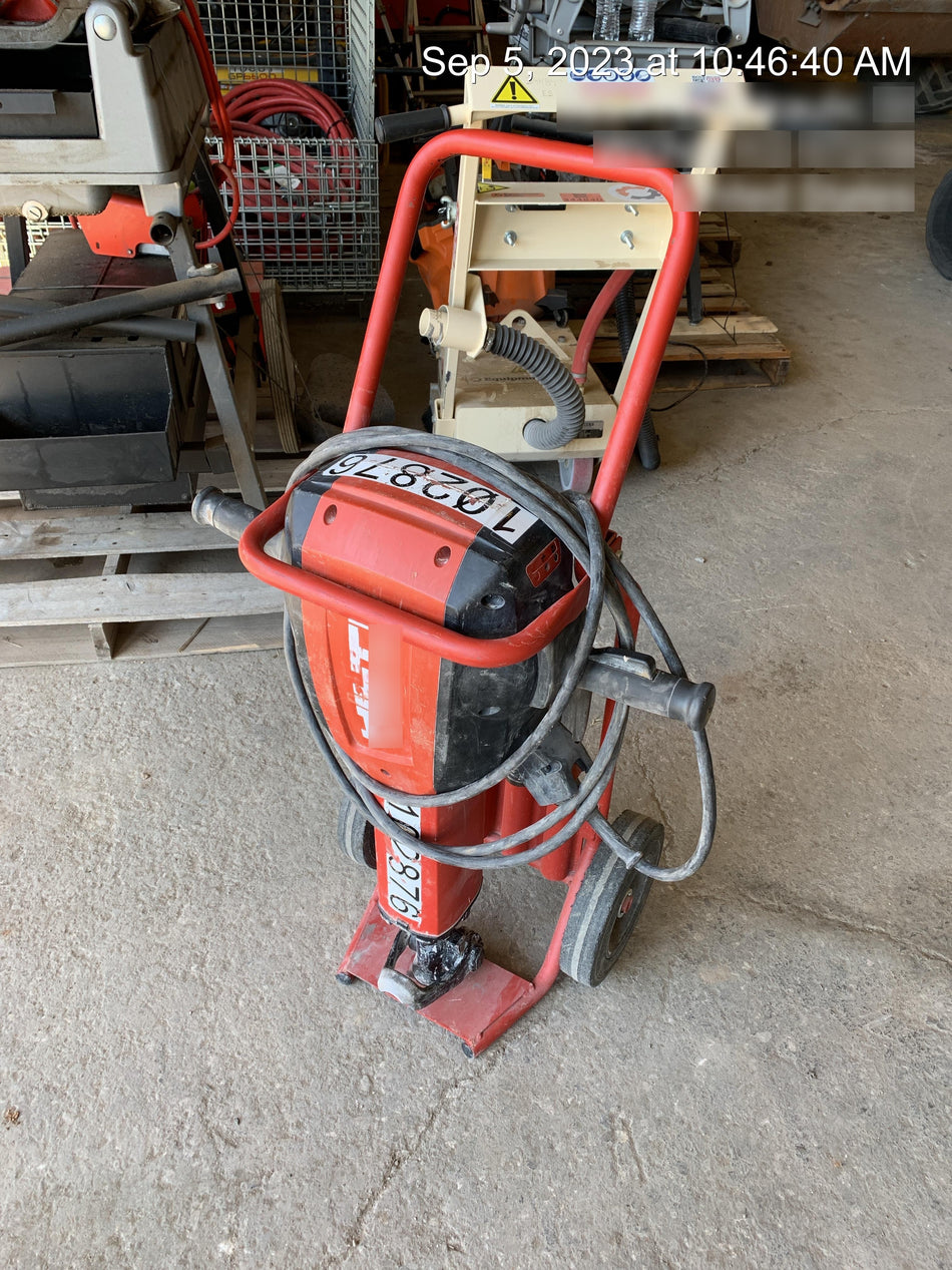 2020 HILTI TE 3000-AVR