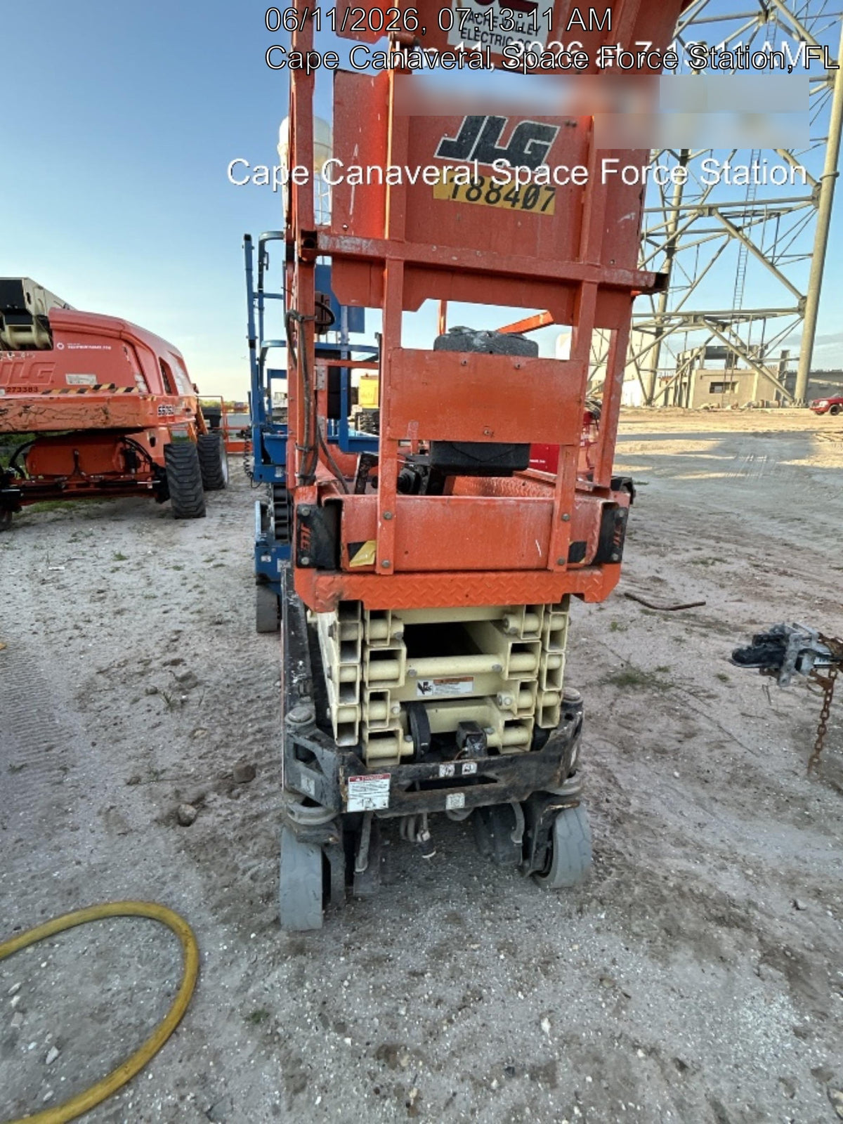 2021 JLG ES1932