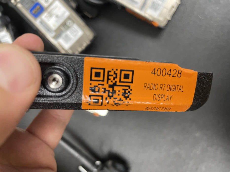 2024 MOTOROLA R7 DISPLAY