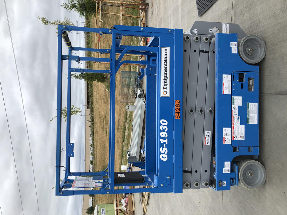 2020 Genie GS-1930 Solid Non Marking Tires, Beacon, Folding rails with half height swing gate, 800W Inverter
