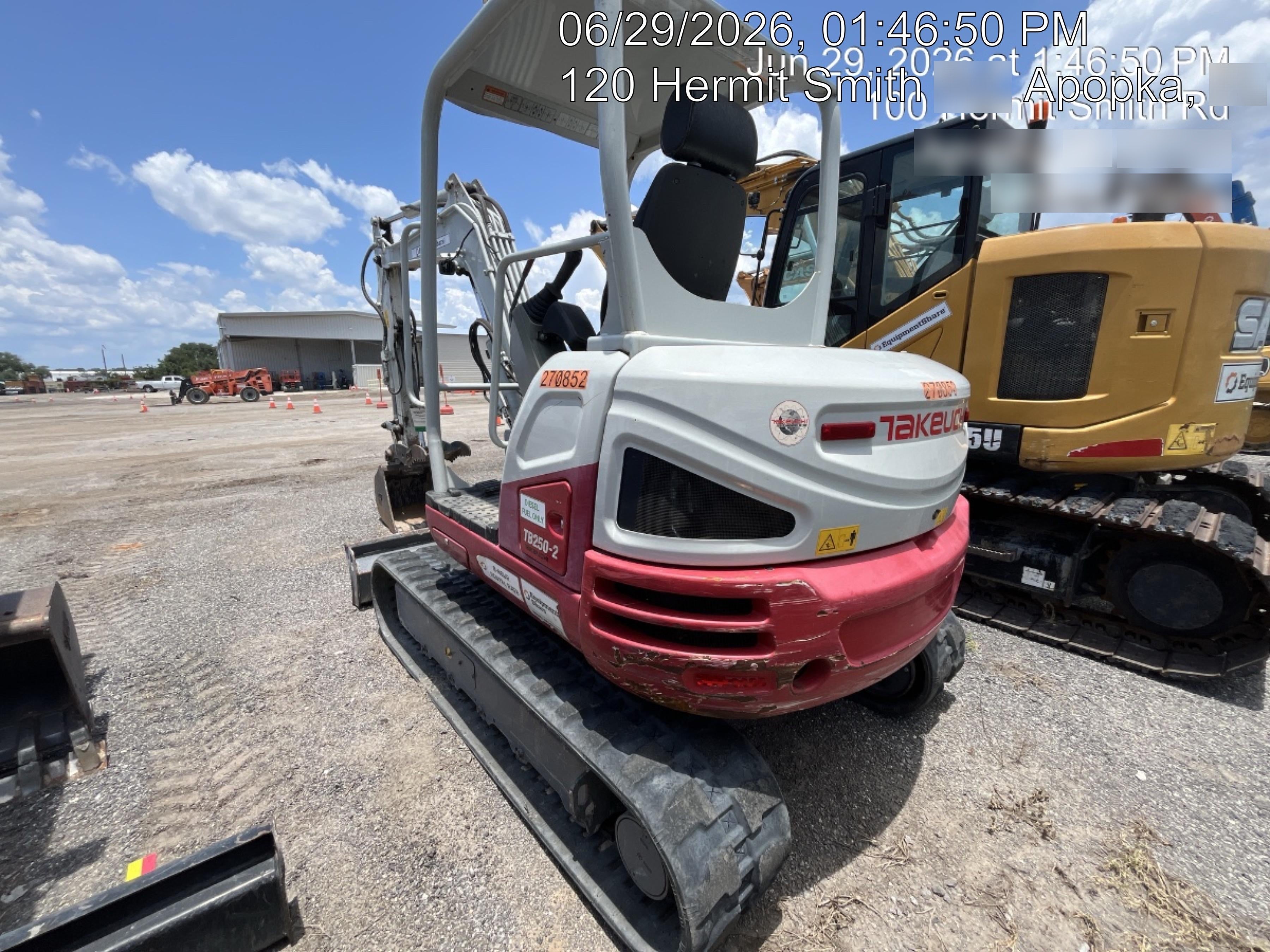 2022 TAKEUCHI TB250-2R