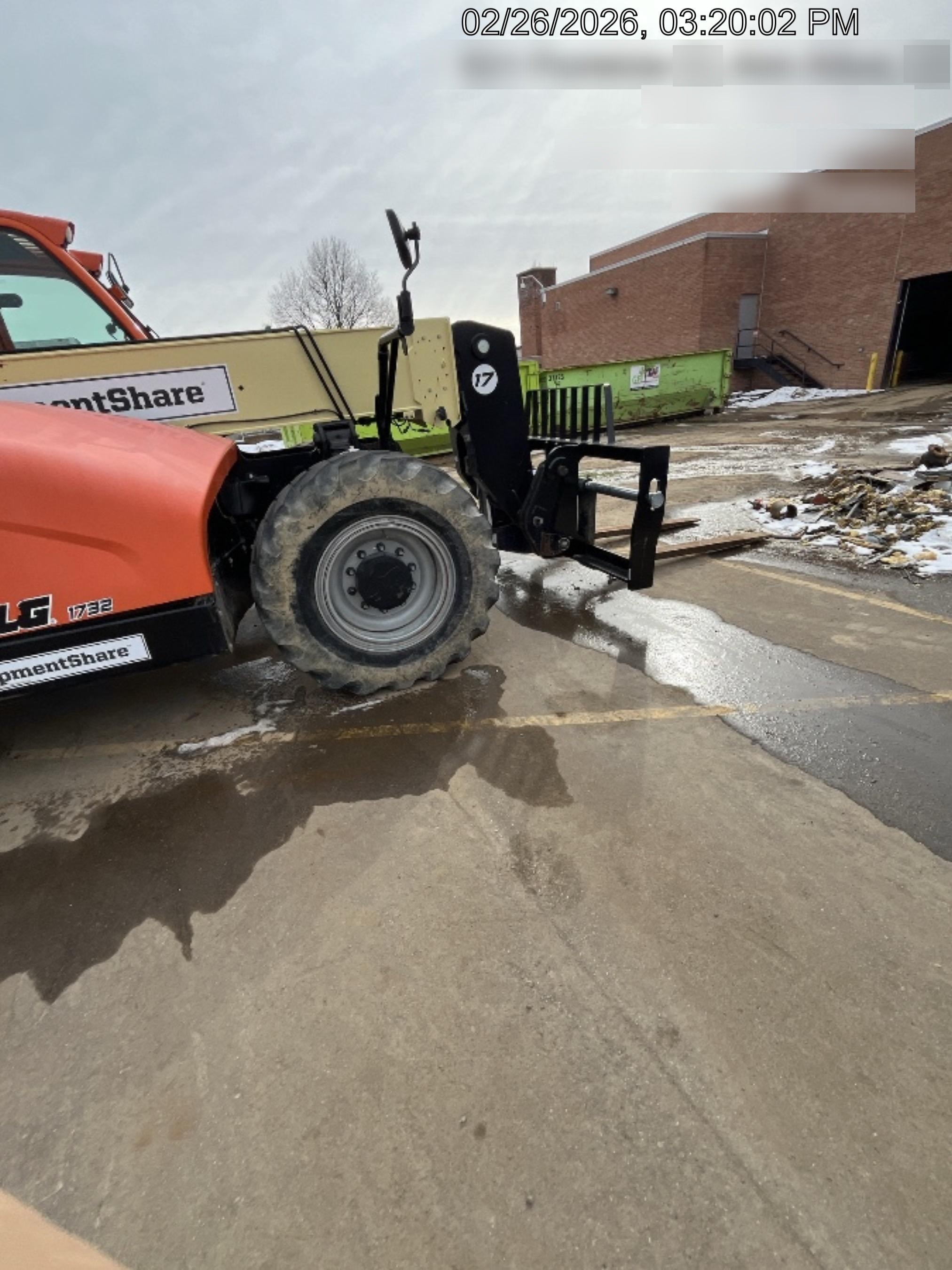 2023 JLG 1732