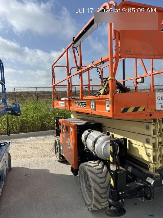 2022 JLG RT4069