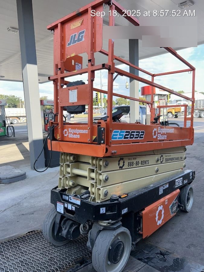 2023 JLG ES2632