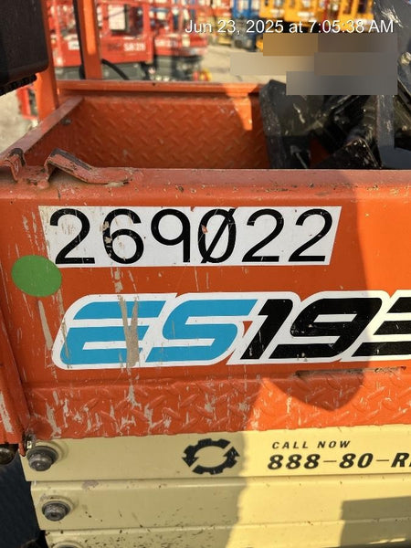 2022 JLG ES1932