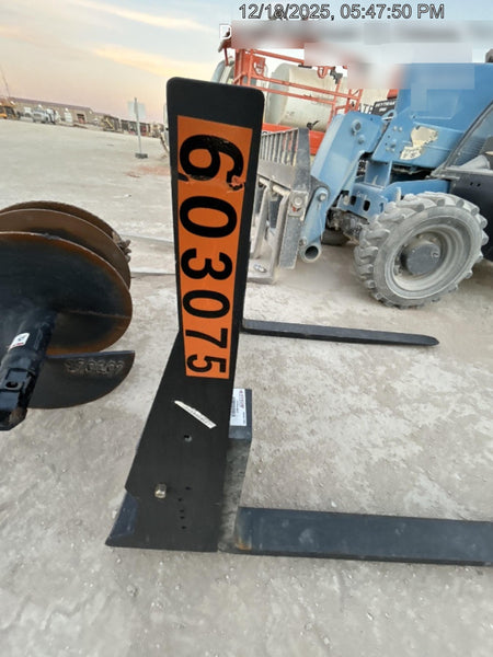 2025 ARROW MATERIAL HANDLING 24" Pallet Fork Frame