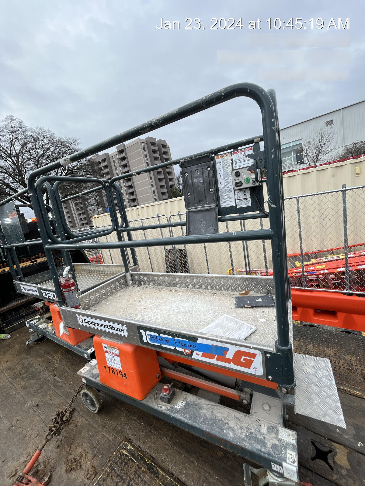 2021 JLG 1030P