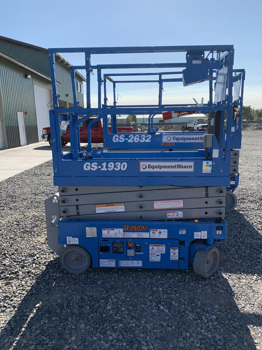 2020 Genie GS-1930 Solid Non Marking Tires, Beacon, Folding rails with half height swing gate, 800W Inverter