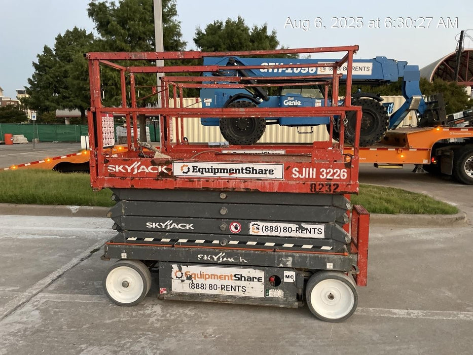 2018 Skyjack SJIII-3226 Skyjack SJIII3226 Scissor Lift w/Trojan Batteries