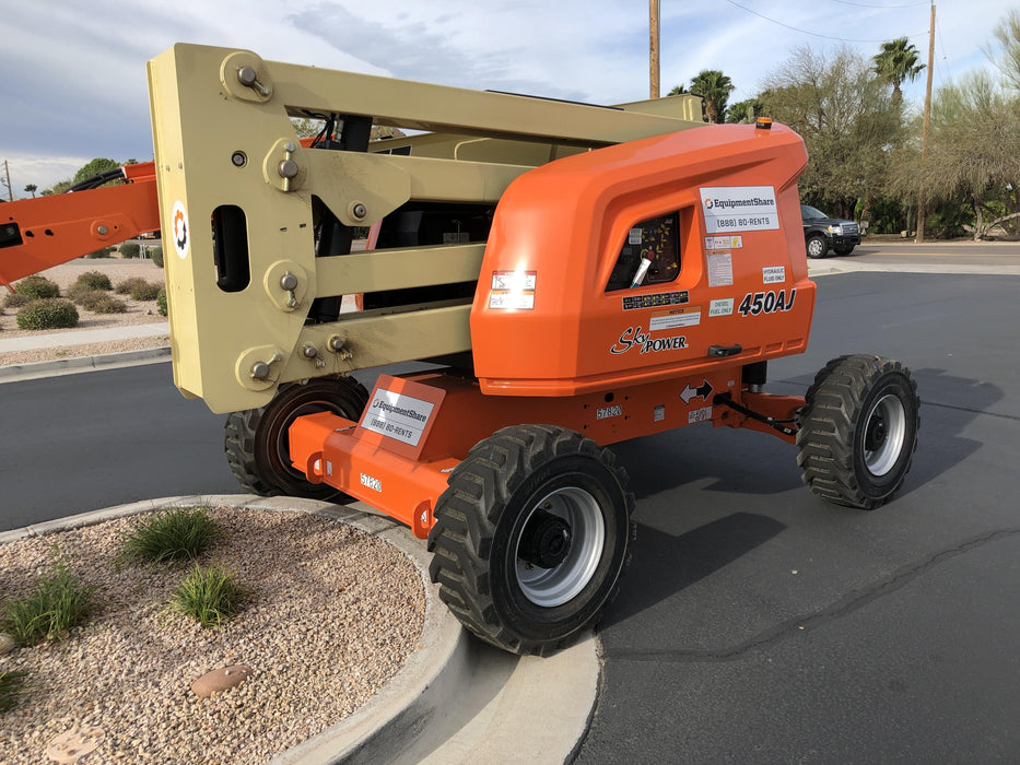 2019 JLG 450AJ