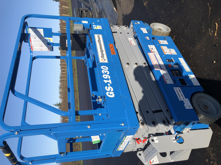 2019 Genie GS-1930 Half Height Swing Gate, 800W Inverter