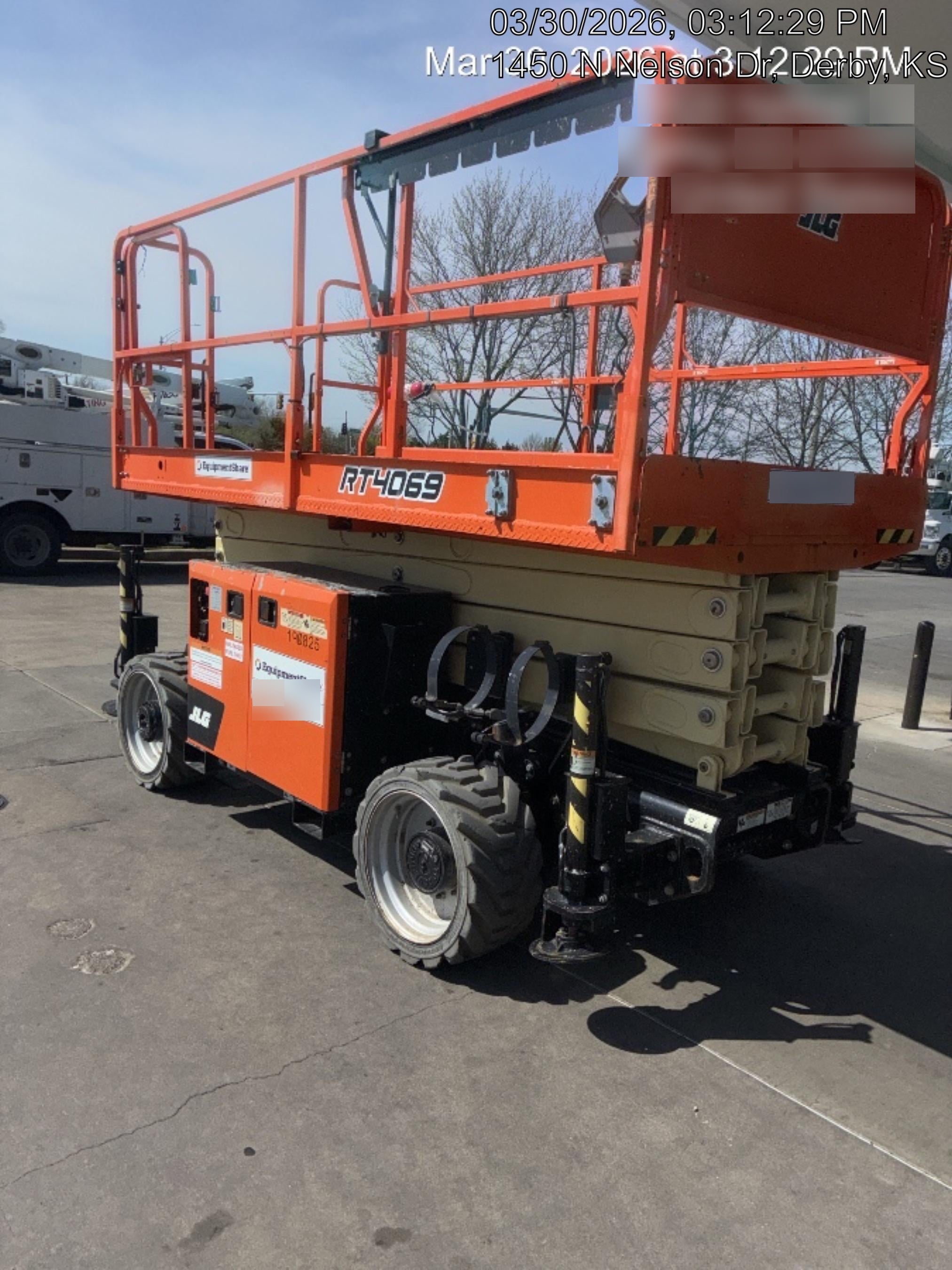 2021 JLG RT4069