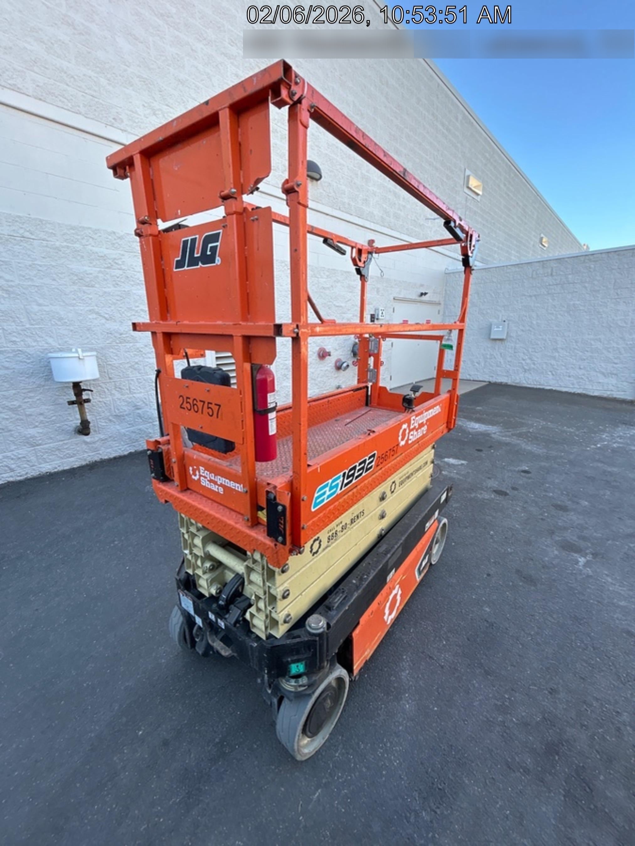 2022 JLG ES1932