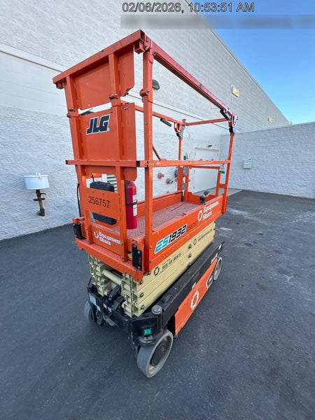 2022 JLG ES1932