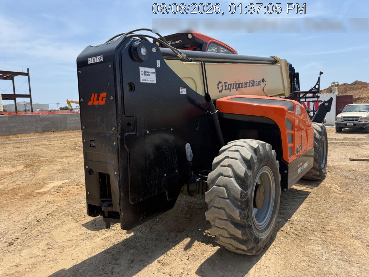 2025 JLG 1075